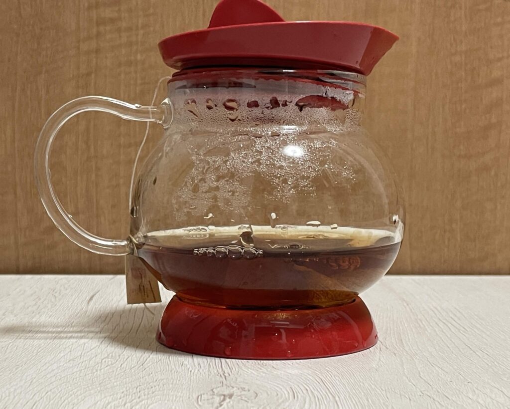 ティーバッグを熱湯120mLで抽出しています。