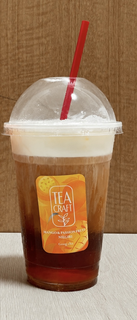 ゴンチャ TEACRAFT 第3弾 マンゴー&パッションニルギリ紅茶のミルフォティー 混ぜる前
