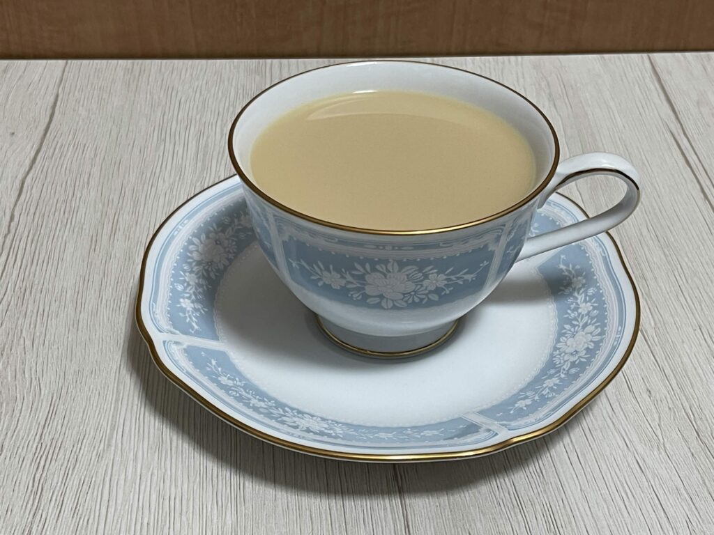 アッサム紅茶で作ったホットミルクティー