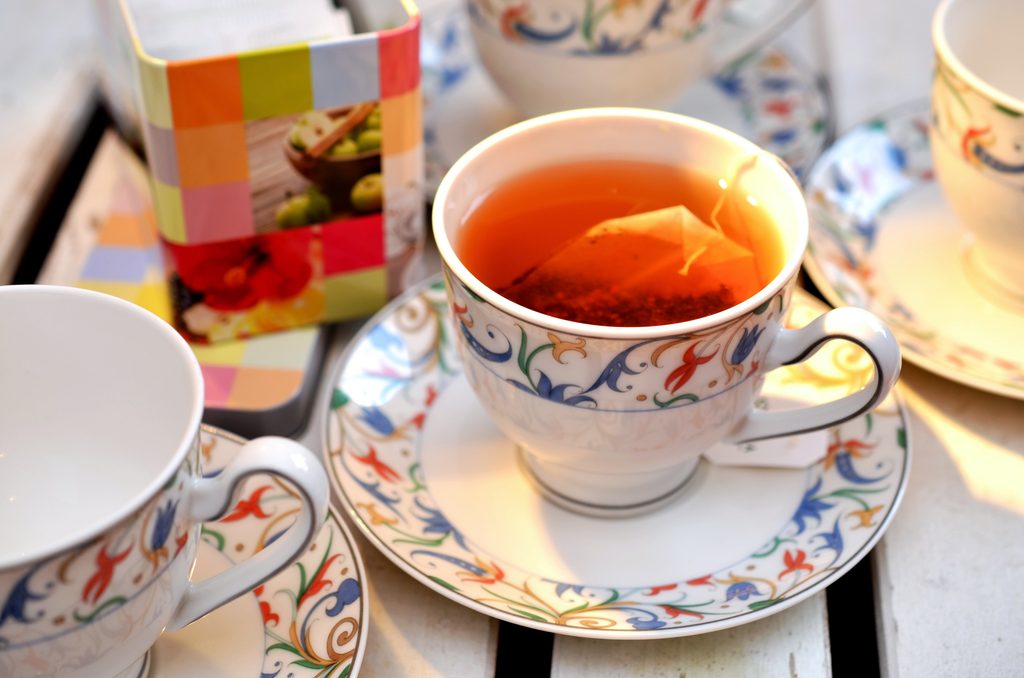 ティーバッグを入れたままにした紅茶